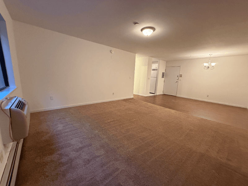 Edgewater Apartment: 208 UNDERCLIFF