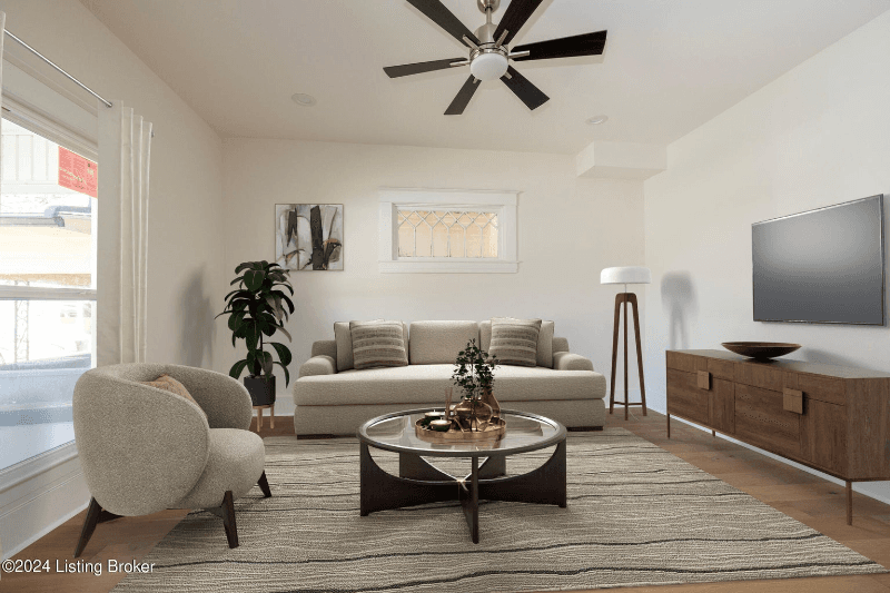Louisville House: 426 E Oak St