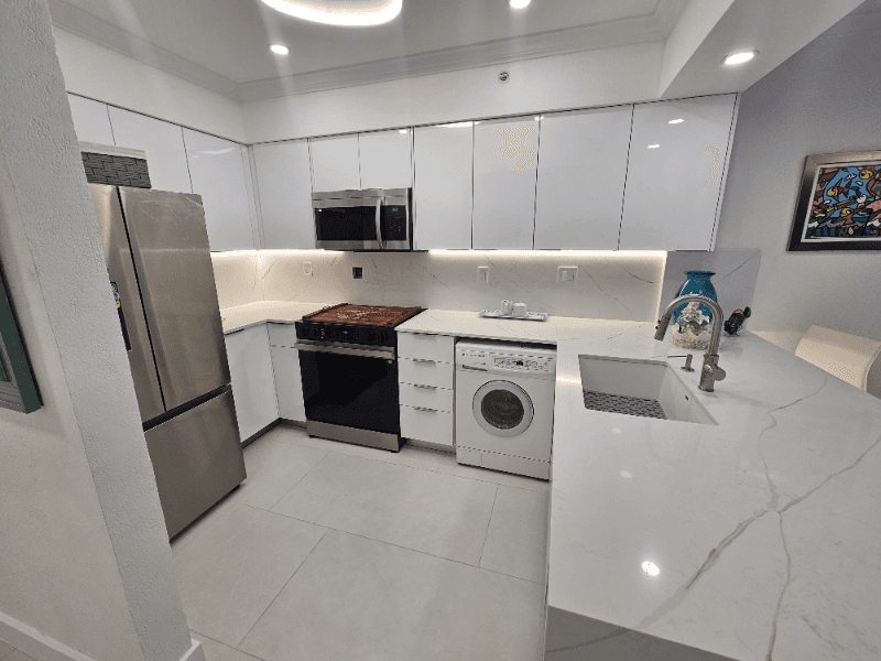 Hollywood Condo: 2501 S Ocean Dr