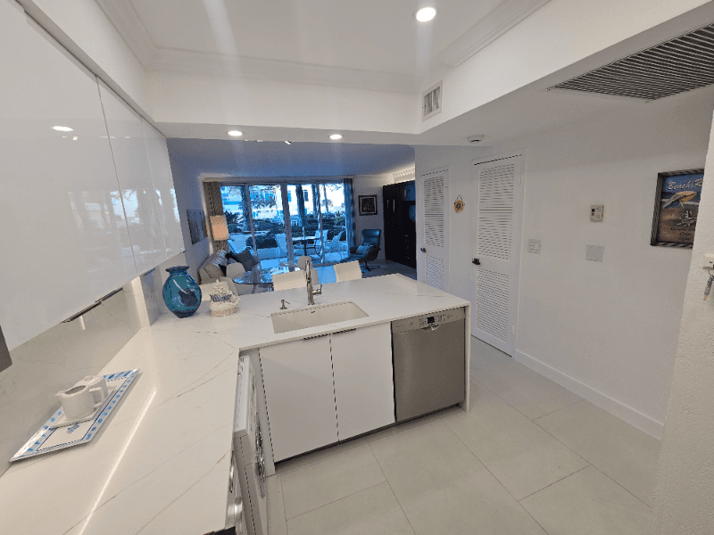 Hollywood Condo: 2501 S Ocean Dr
