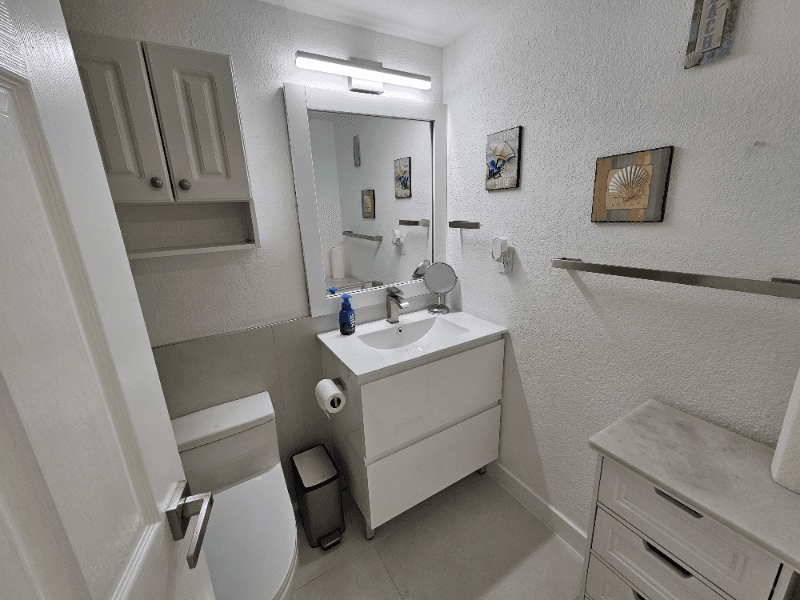 Hollywood Condo: 2501 S Ocean Dr
