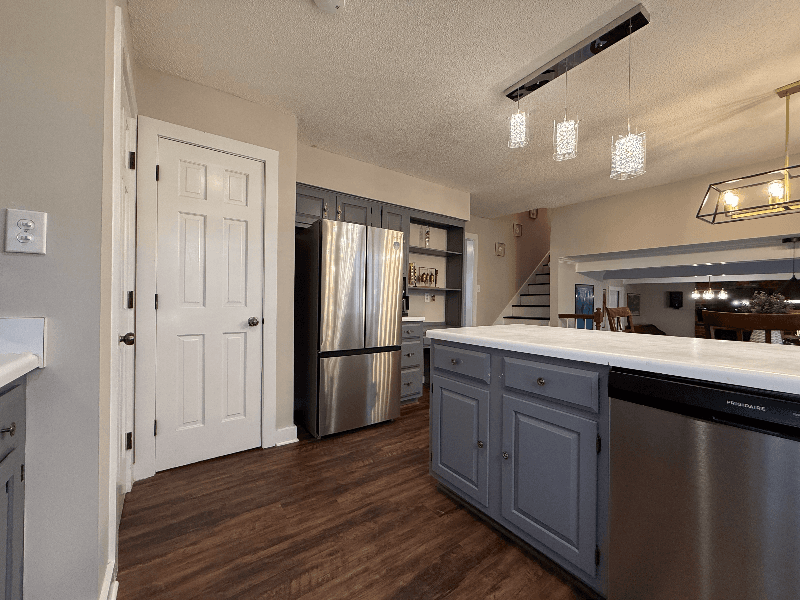 Raleigh House: 505 Westbrook Drive