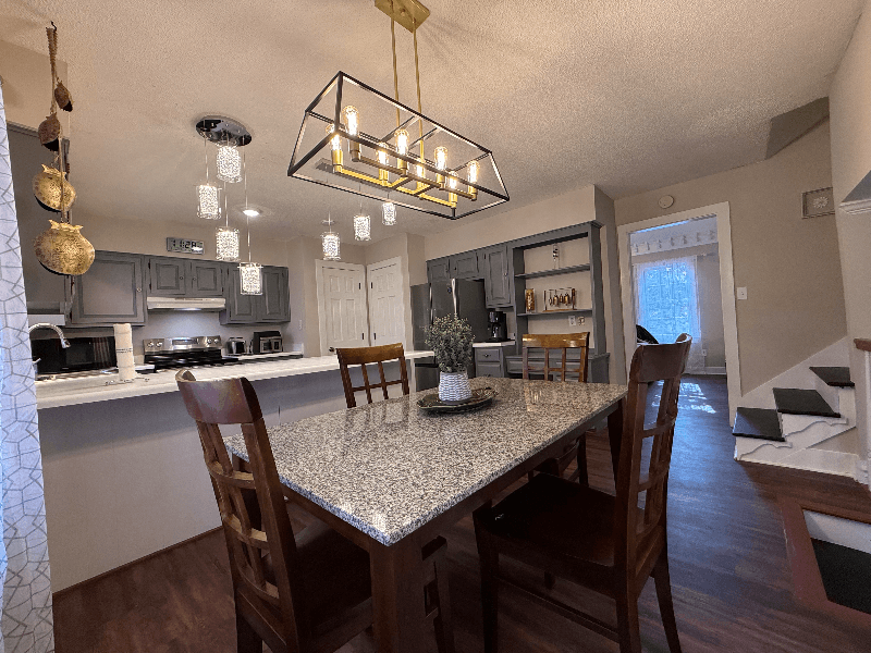 Raleigh House: 505 Westbrook Drive