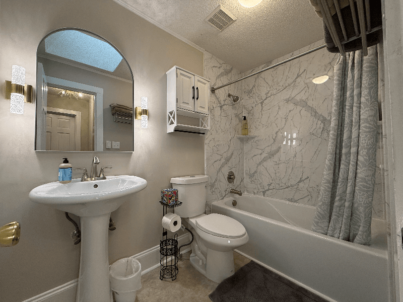 Raleigh House: 505 Westbrook Drive