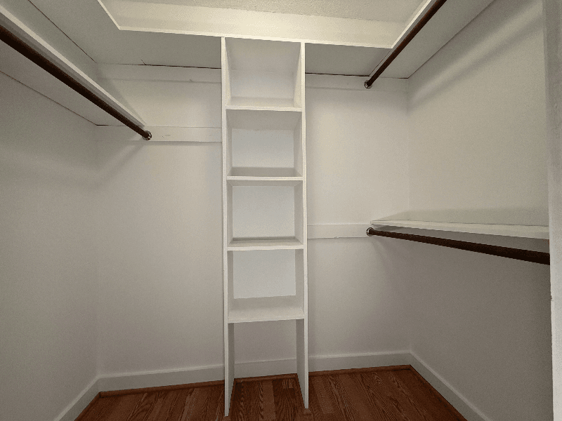 Raleigh House: 505 Westbrook Drive