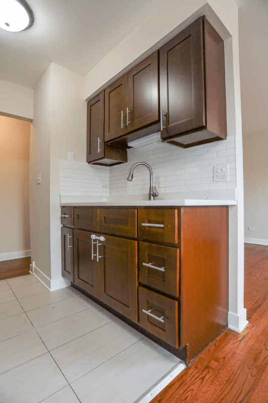Chicago Apartment: 6011 Winthrop
