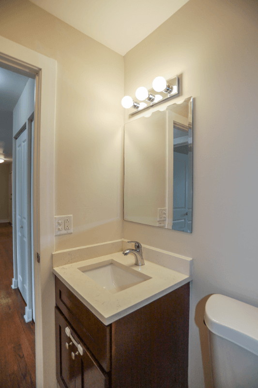 Chicago Apartment: 6011 Winthrop