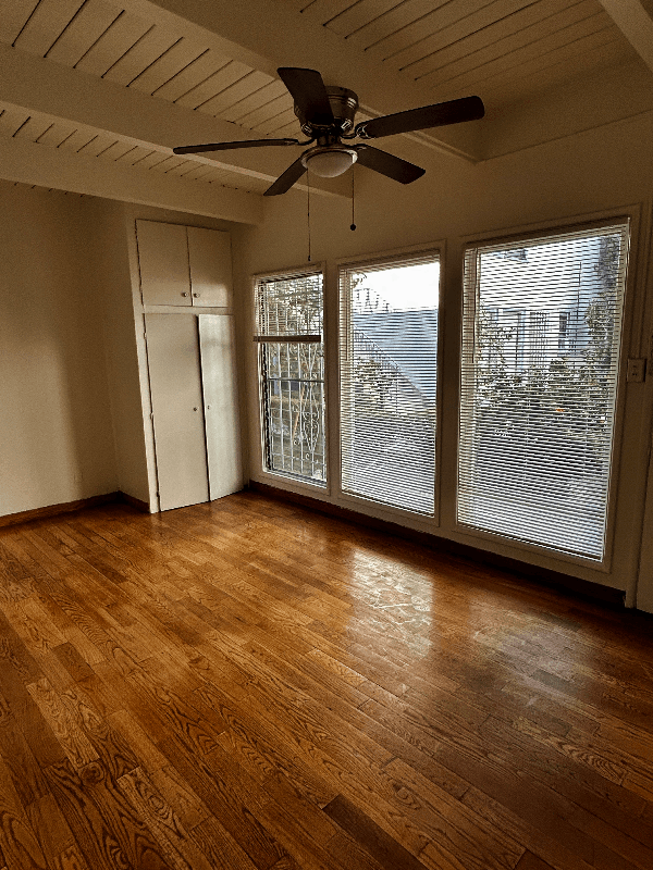 los angeles Apartment: 1909 beachwood dr