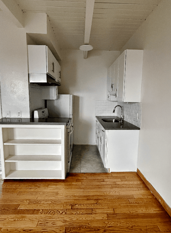 los angeles Apartment: 1909 beachwood dr
