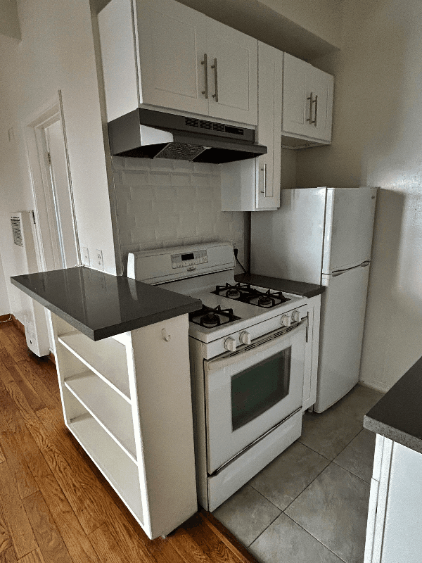 los angeles Apartment: 1909 beachwood dr