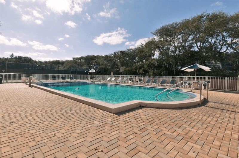 New Smyrna Beach Townhome: 4150 S Atlantic Ave