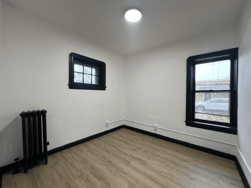 Lakewood Apartment: 1411 Roycroft Ave