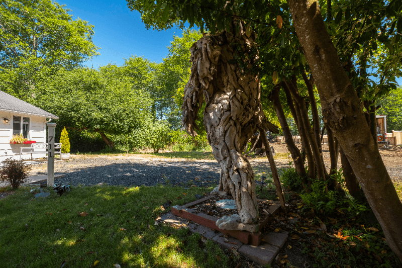 Westport House: 711 N 3rd St