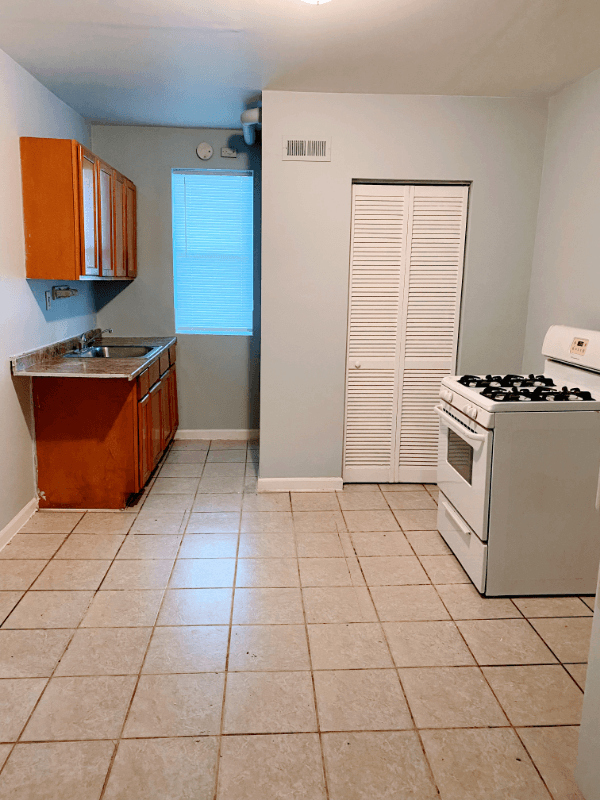 Chicago Apartment: 4851 S Ashland Ave