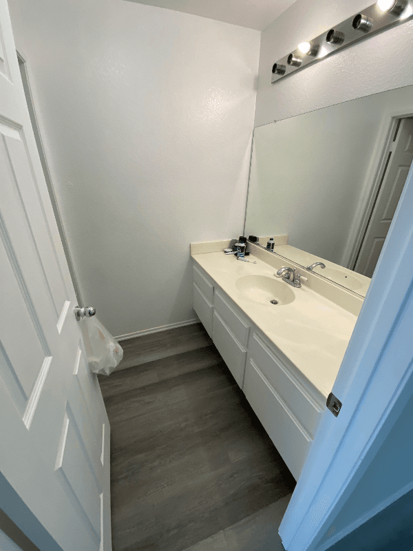 Victorville Single Room: 15221 hallmark Ln