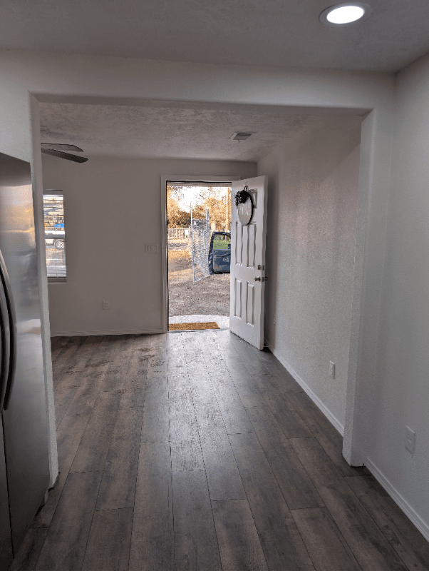 Albuquerque House: 164 Willow Rd NW