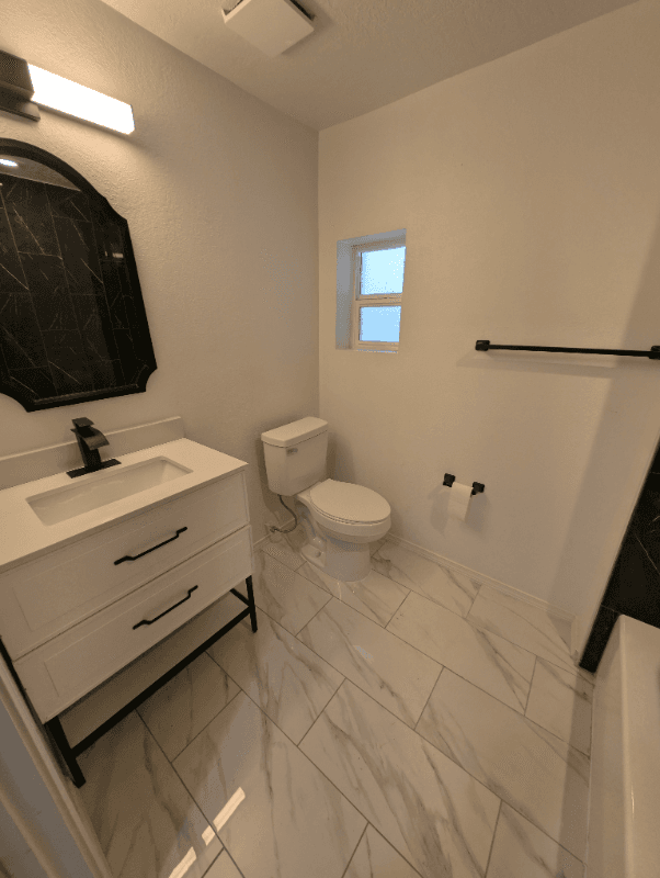 Albuquerque House: 164 Willow Rd NW
