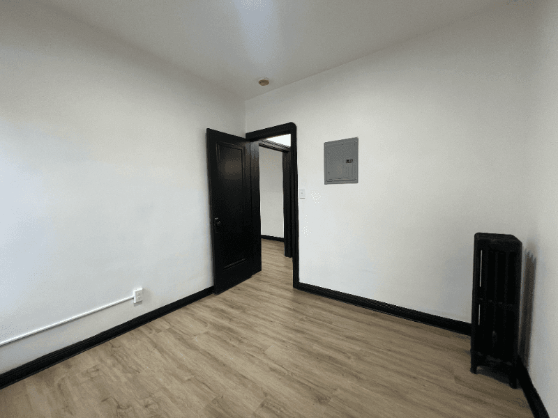 Lakewood Apartment: 1411 Roycroft Ave.