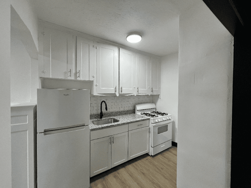 Lakewood Apartment: 1411 Roycroft Ave.