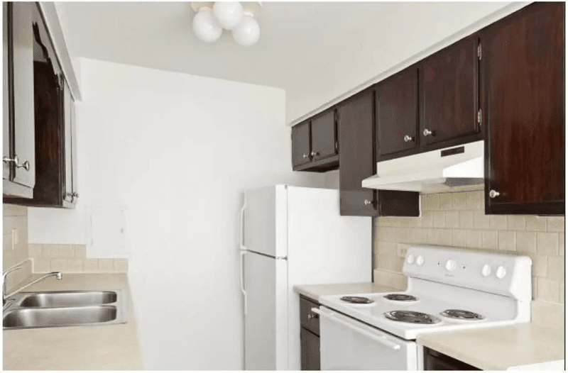 Waukegan House: 3060 Kathe Ln