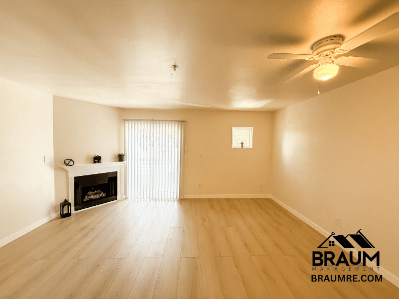 Winnetka Apartment: 7323 Winnetka Ave