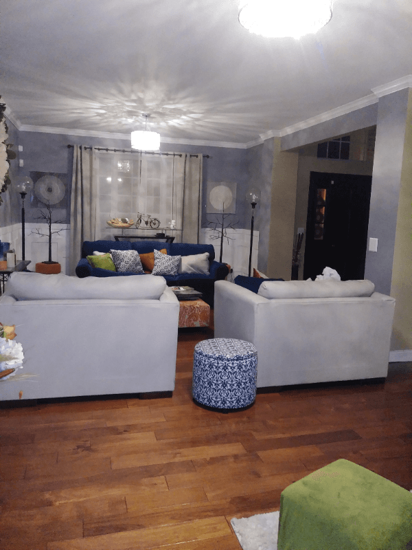 Carpentersville House: 6700 Pine Lane