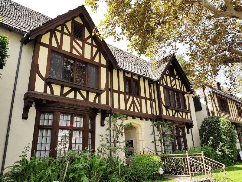 Los Angeles Apartment: 333 N Sycamore Ave