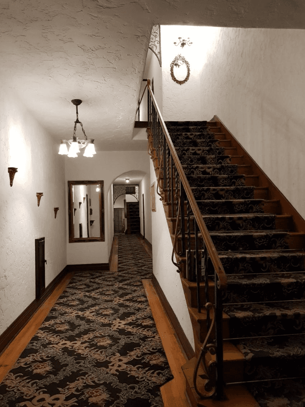Los Angeles Apartment: 333 N Sycamore Ave
