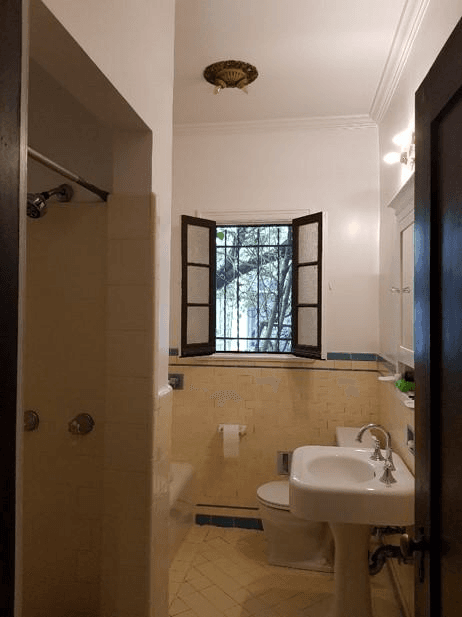 Los Angeles Apartment: 333 N Sycamore Ave