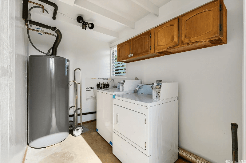 Pearl City House: 1425 Kawelu Street