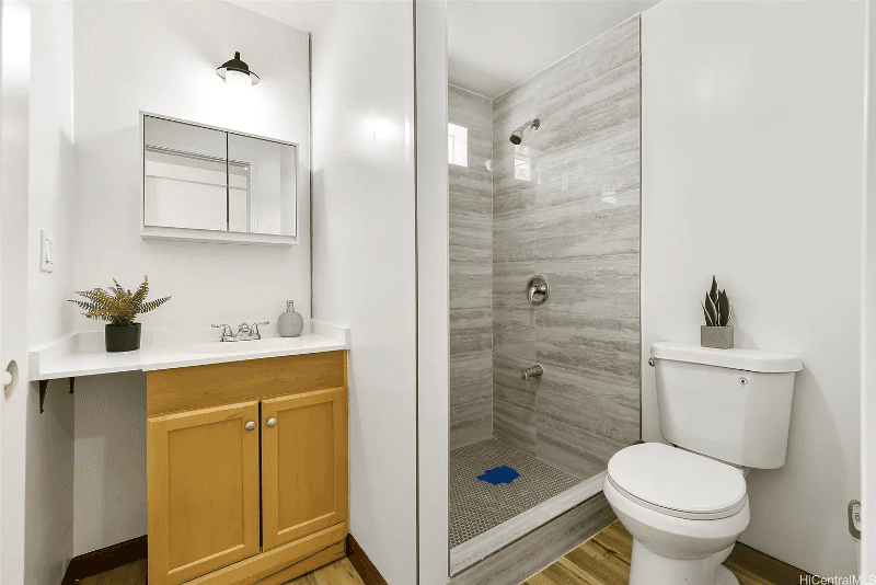 Pearl City House: 1425 Kawelu Street