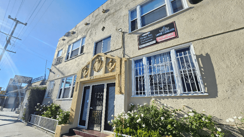 Los Angeles Apartment: 1185 E Vernon Ave Los, 3