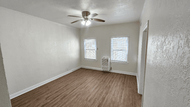 Los Angeles Apartment: 1185 E Vernon Ave Los, 3