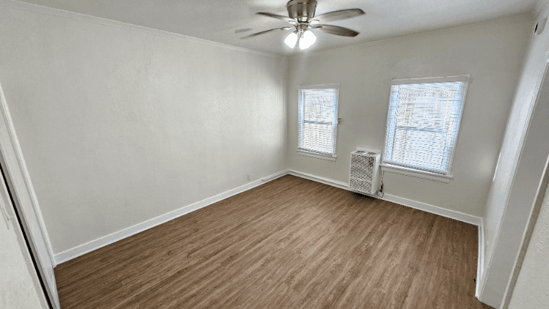 Los Angeles Apartment: 1185 E Vernon Ave Los, 3