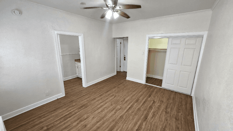 Los Angeles Apartment: 1185 E Vernon Ave Los, 3