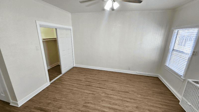 Los Angeles Apartment: 1185 E Vernon Ave Los, 3