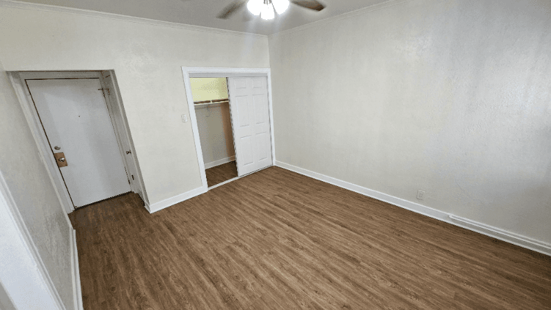 Los Angeles Apartment: 1185 E Vernon Ave Los, 3