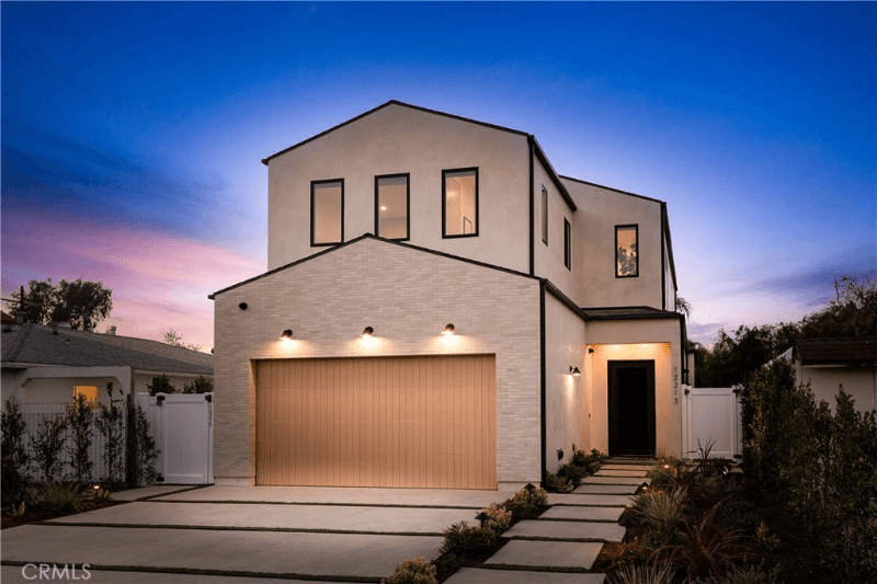 Los Angeles House: 12213 Allin St