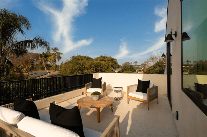 Los Angeles House: 12213 Allin St