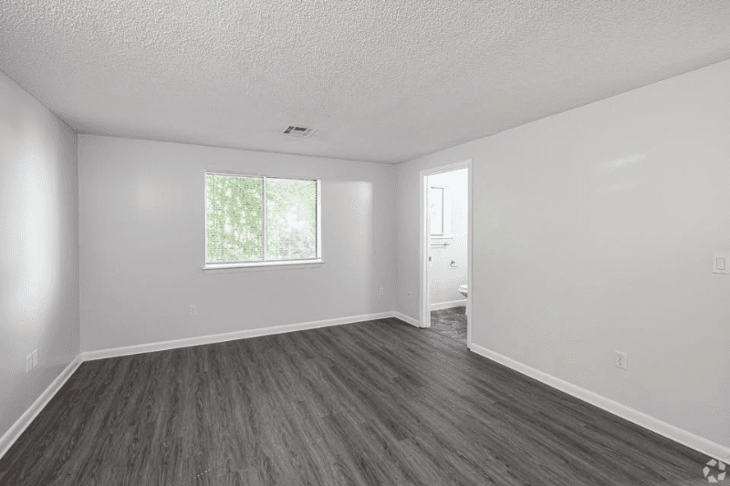 Vernon Apartment: 401 Talcottville Road