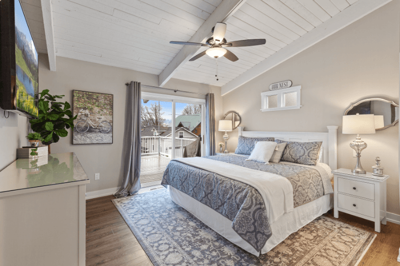 Liberty Lake House: 23608 E 2nd Ave