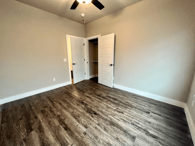 Siloam Springs House: 2735 S Olive Ct