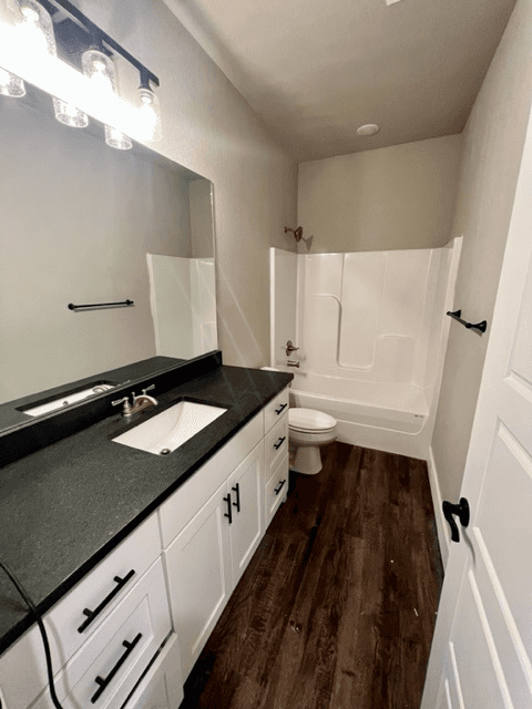 Siloam Springs House: 2735 S Olive Ct