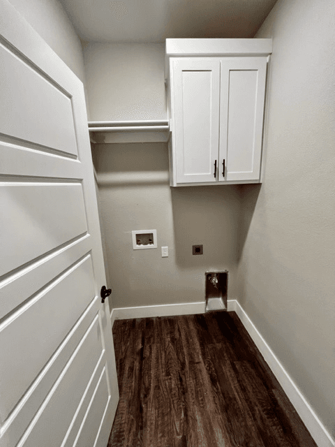 Siloam Springs House: 2735 S Olive Ct