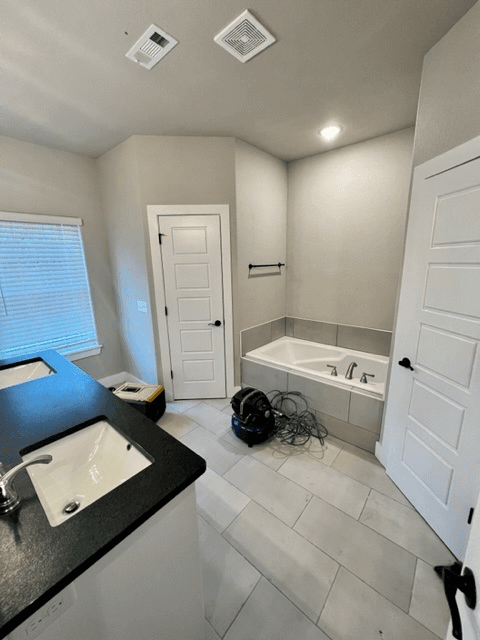 Siloam Springs House: 2735 S Olive Ct