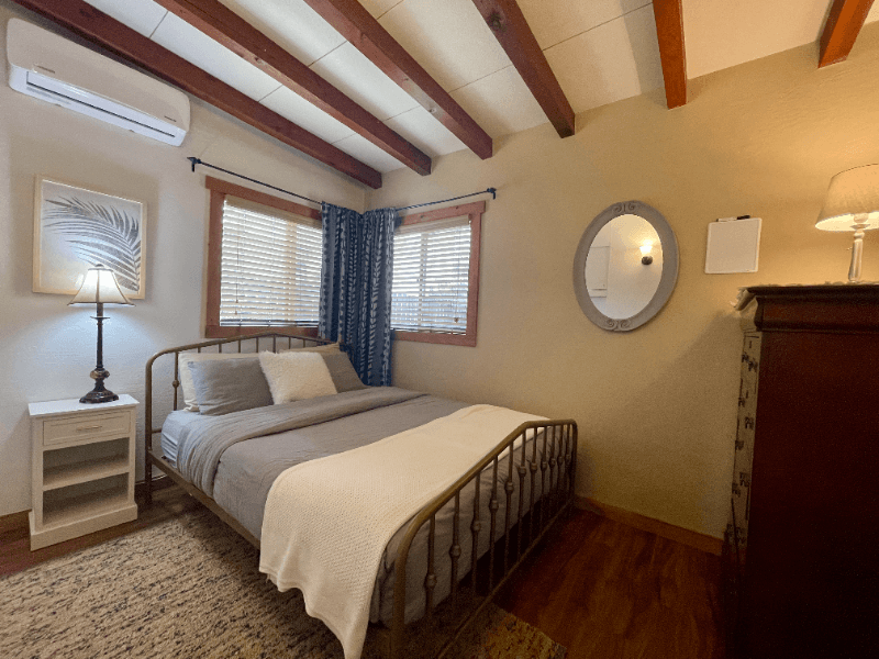 Twentynine Palms House: 71590 Juanita Dr