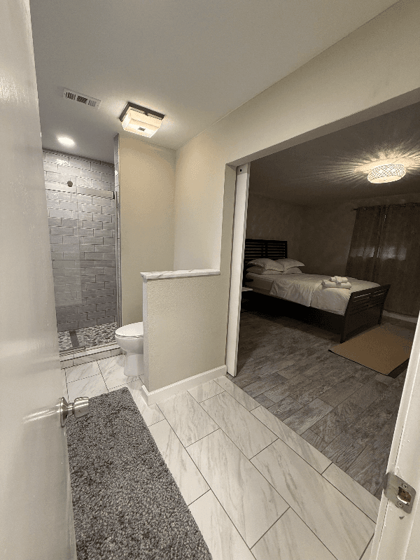 Arlington Single Room: 1504 N. F