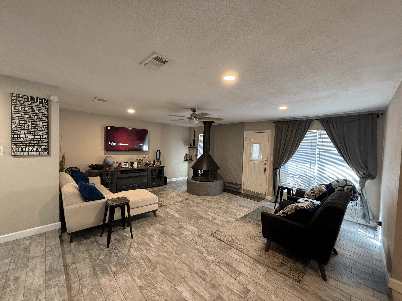 Arlington Single Room: 1504 N. F