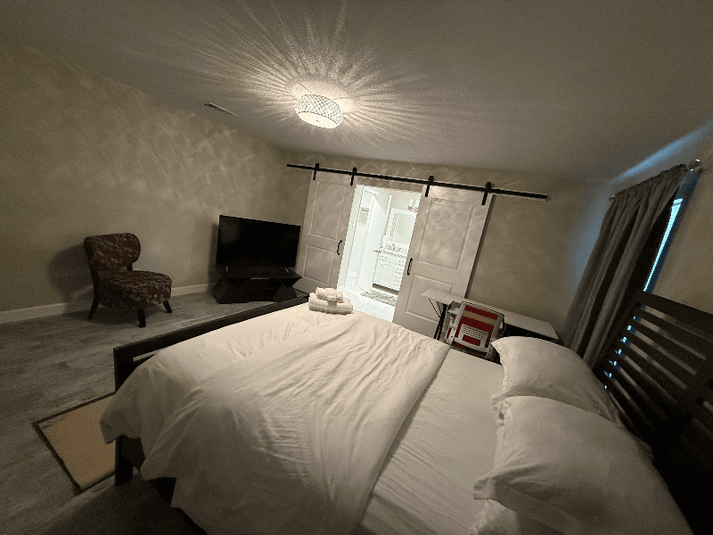 Arlington Single Room: 1504 N. F