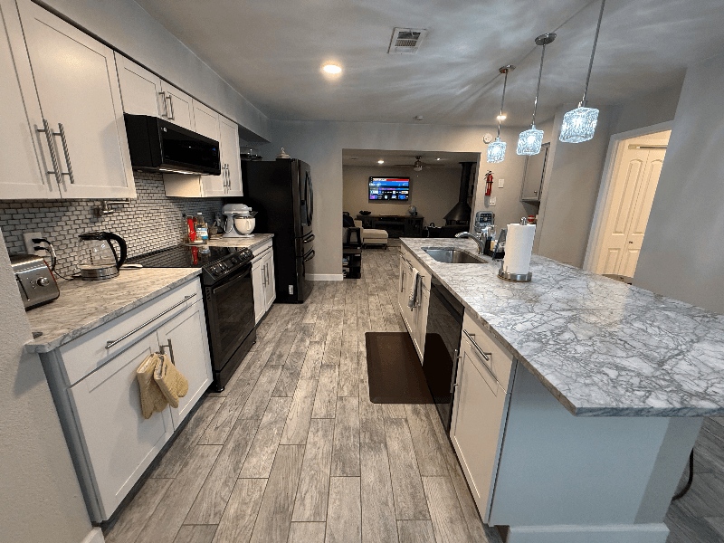 Arlington Single Room: 1504 N. F